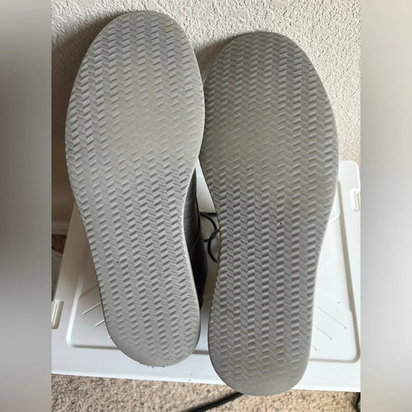 Toms Cap Toe Oxfords - Picture 12 of 12